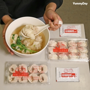 產品為右上右下的高湯包 沒附扁食